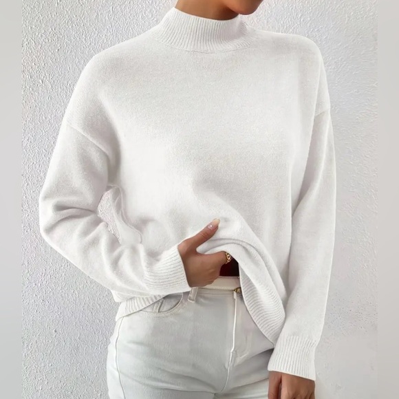 NWOT Women’s Winter Solid White Size Medium Long Sleeve Drop Shoulders Sweater - Picture 9 of 14